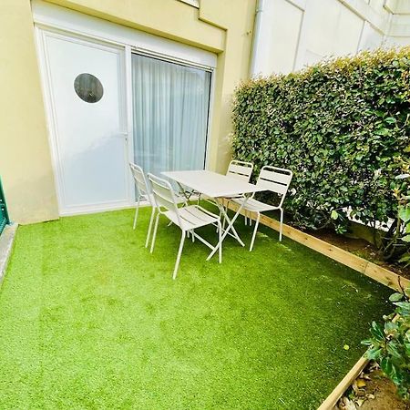 Le Bel Iris - Acces Direct Plage Apartment ชาแตเลยง-ปลาจ ภายนอก รูปภาพ